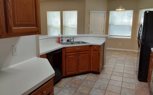 Foto del edificio - 13726 Rocky Bluff Dr