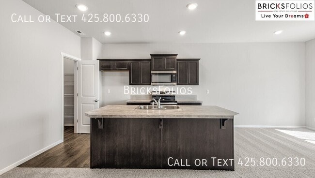 Foto del edificio - 18703 106th Ave Ct E