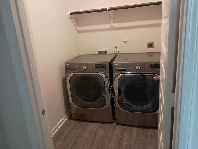 Foto del edificio - 3302 Brushy Marsh Dr