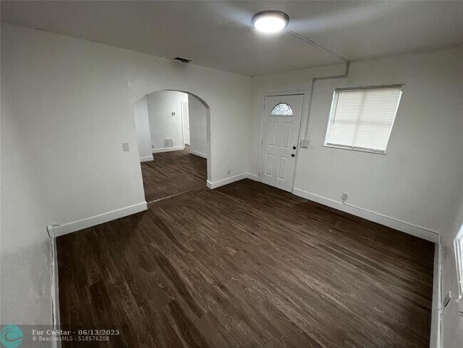 Foto del edificio - 101 NW 13th Ave