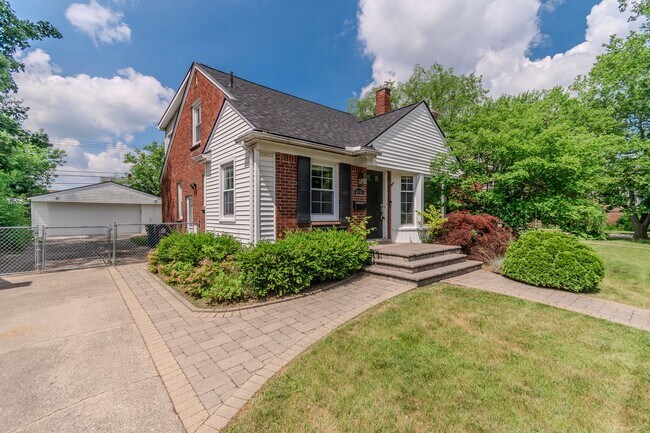 Building Photo - Stunning 4-Bedroom, 2-Bath Home with Modern Upgrades, Finished Basement & 2-Car Garage