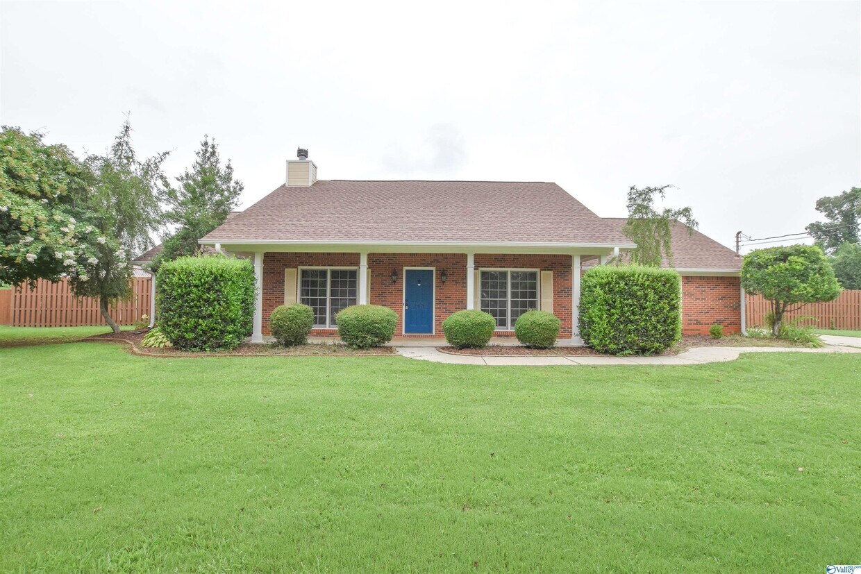 203 Sweet Bay Ct, Harvest, AL 35749 House Rental in Harvest, AL