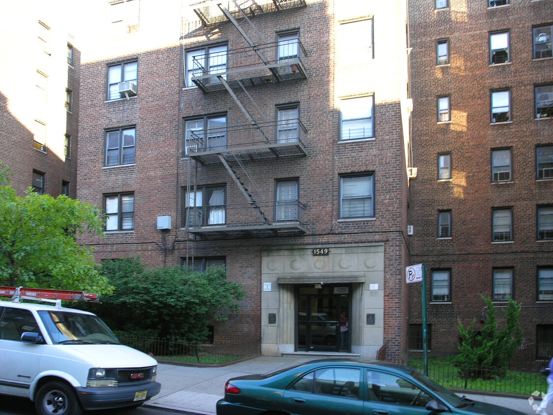 Building Photo - 1549 Townsend Ave