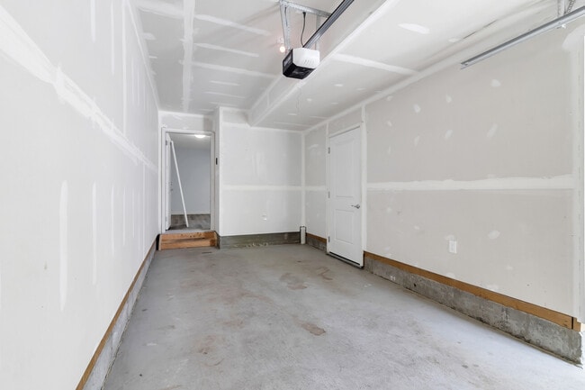Building Photo - 301 Redstone Blvd NE