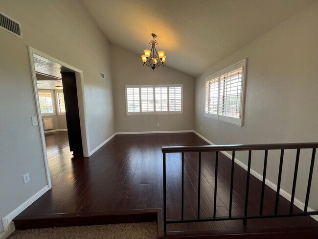 Foto del edificio - Spring Valley Lake Home