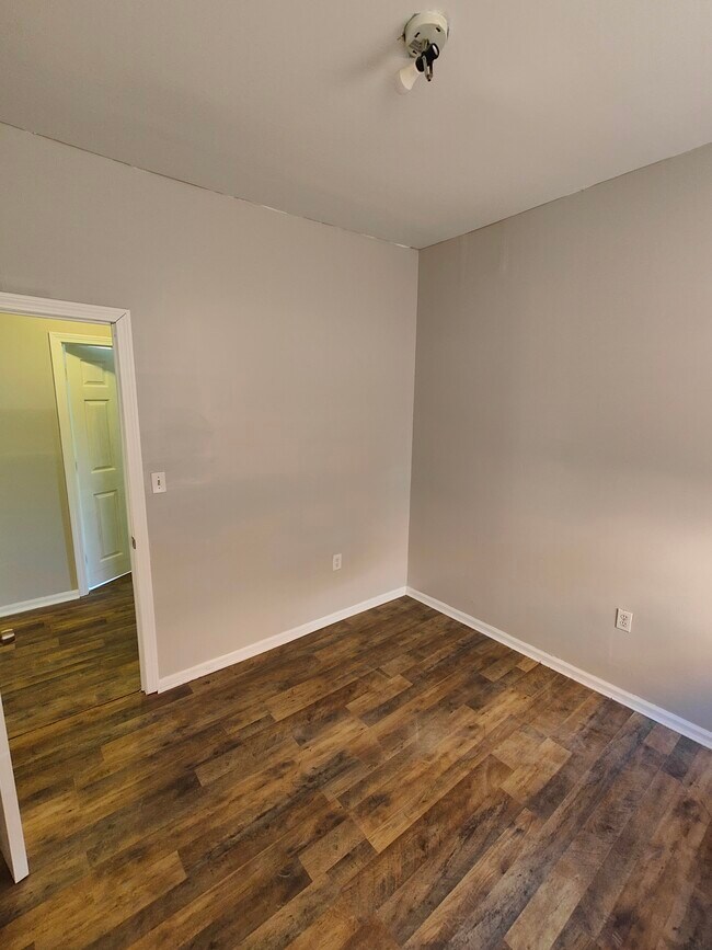 Bedroom - 28 Sanford St