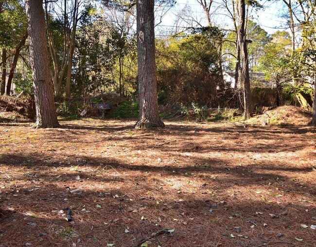 Building Photo - 1577 Charter Dr