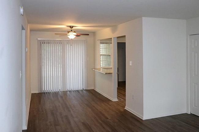 Building Photo - Macungie Village