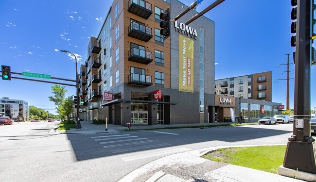 Building Photo - Lowa46
