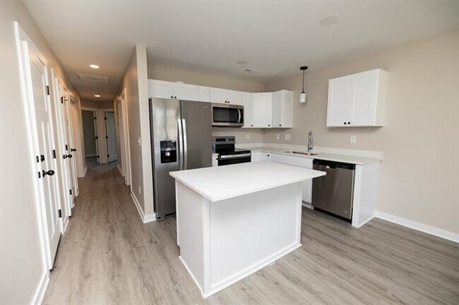 Foto del edificio - 542 W 50th Ct S