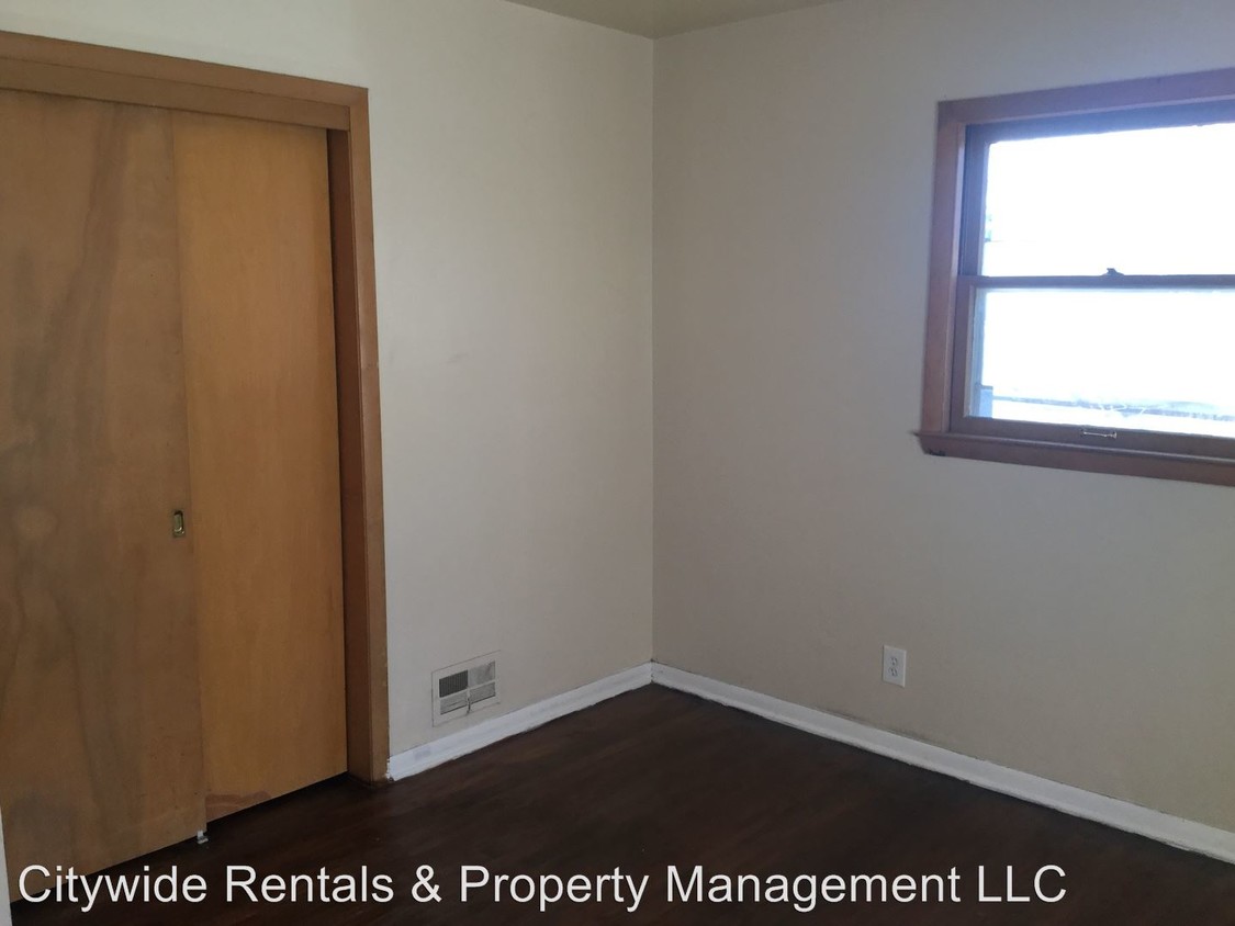 Primary Photo - 4439-4441 N 50th St
