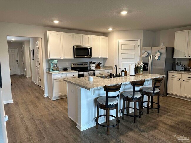 Building Photo - 5292 Peach Dr