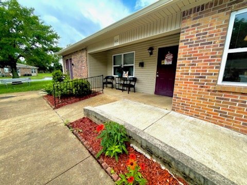 Foto del edificio - 520 Pecan Dr