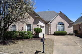 Building Photo - 390 Fountain Lake Dr