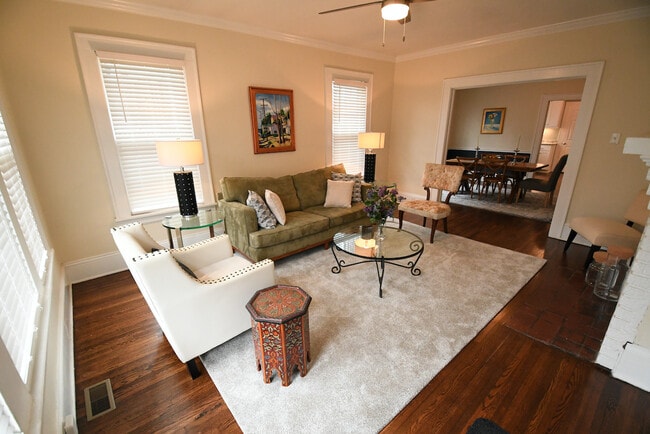 Building Photo - 408 W Park Ave