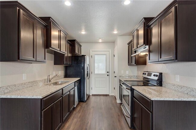 Foto del edificio - 1415 Summer Ave