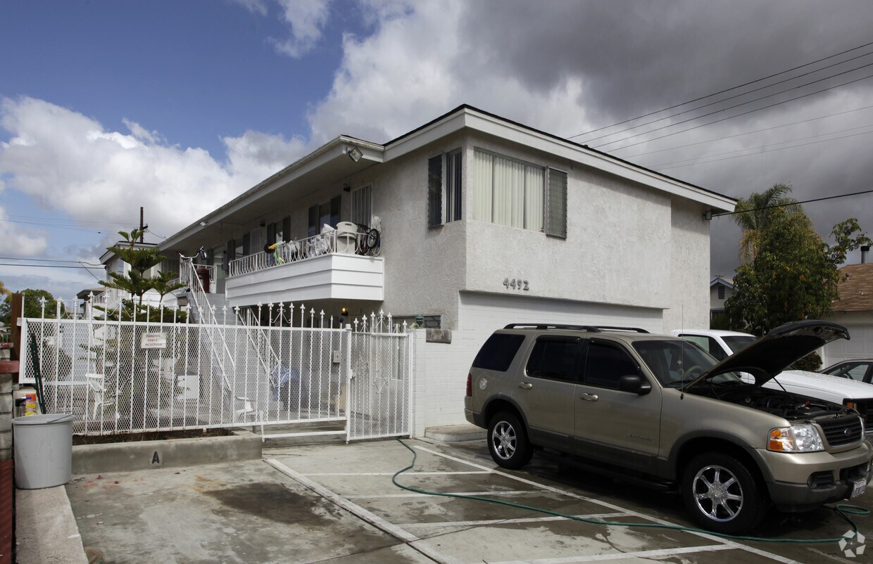 Primary Photo - 4492 Estrella Ave