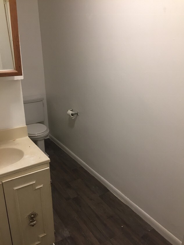 Foto principal - 120 S Broadway St