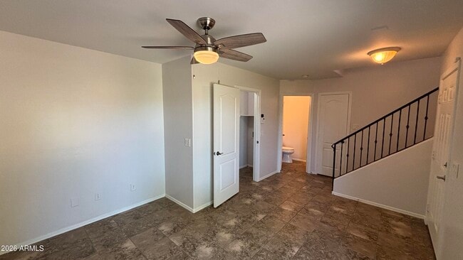 Foto del edificio - 2125 E Huntington Dr