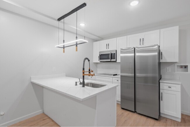 Building Photo - 86 N 7th St