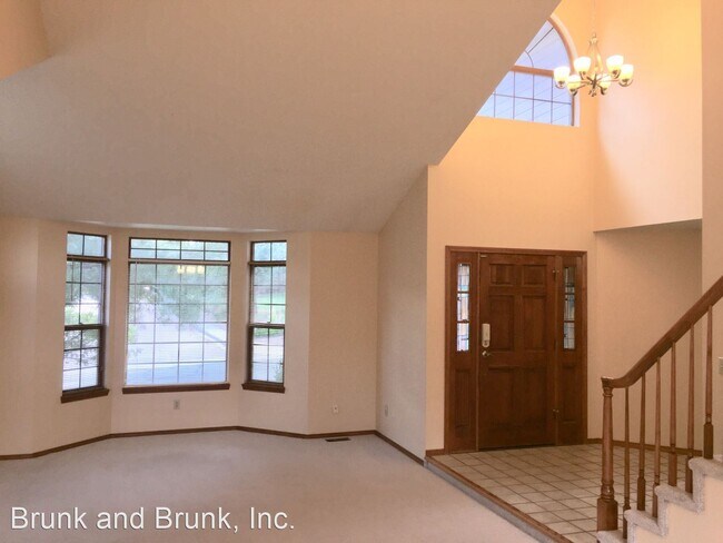 Foto del edificio - 5 br, 3.5 bath House - 2340 Kittridge Avenue