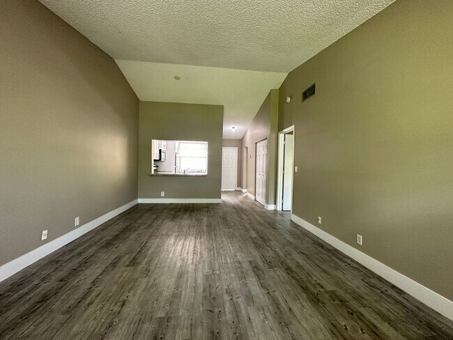 Building Photo - SPECIALS up to 3 MONTHS FOR FREE ON SELECT UNITS Price Reduced