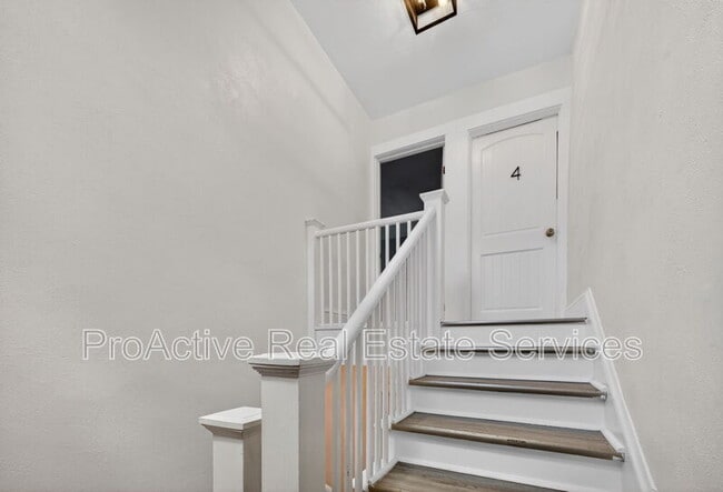 Building Photo - 1201 Tallwood St