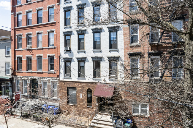 Building Photo - 232 Park Ave