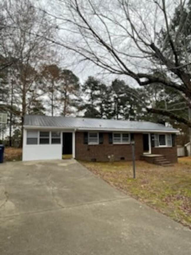 Building Photo - 301 Abbott Dr