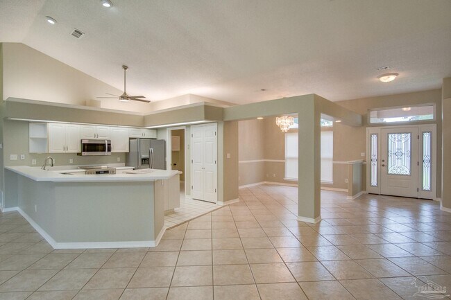 Foto del edificio - 2042 Hamilton Crossing Dr