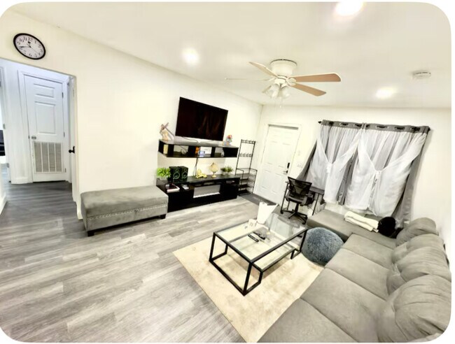 Foto del edificio - 6144 SW 30th St