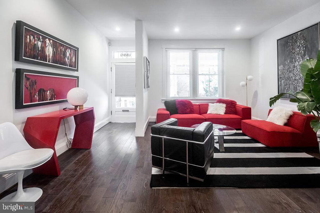 Foto principal - 1890 Ontario Pl NW