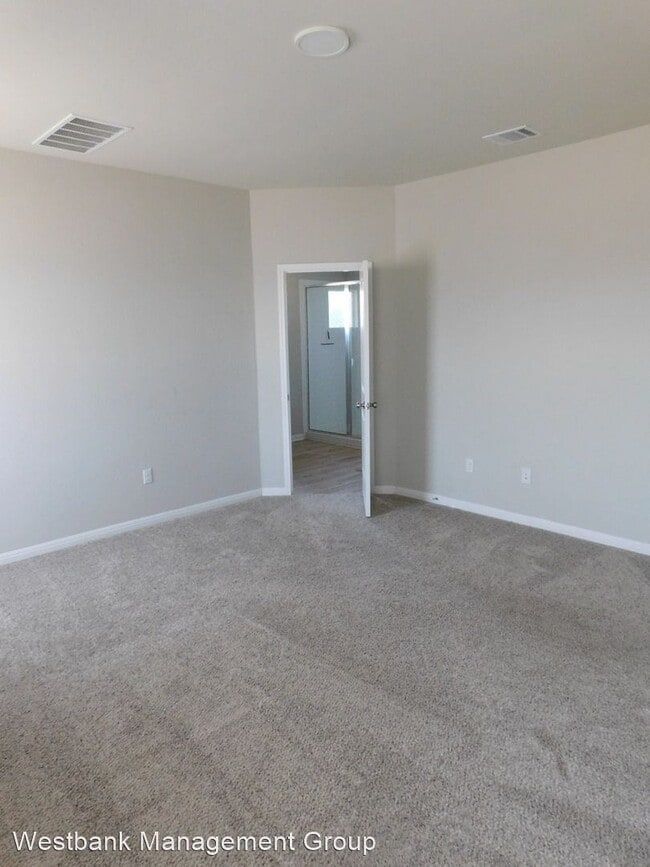 Building Photo - 4 br, 2 bath House - 104 Royal Palm Way