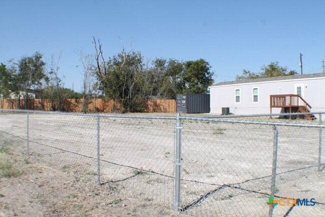 Foto del edificio - 180 County Rd 2600