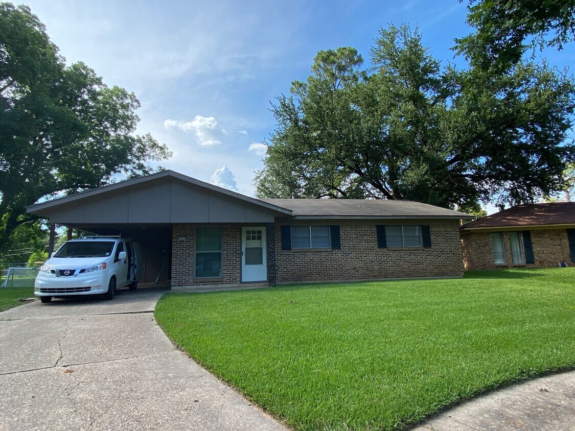 Primary Photo - Shady Grove Rental