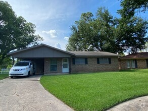 Building Photo - 1215 Ella Cir