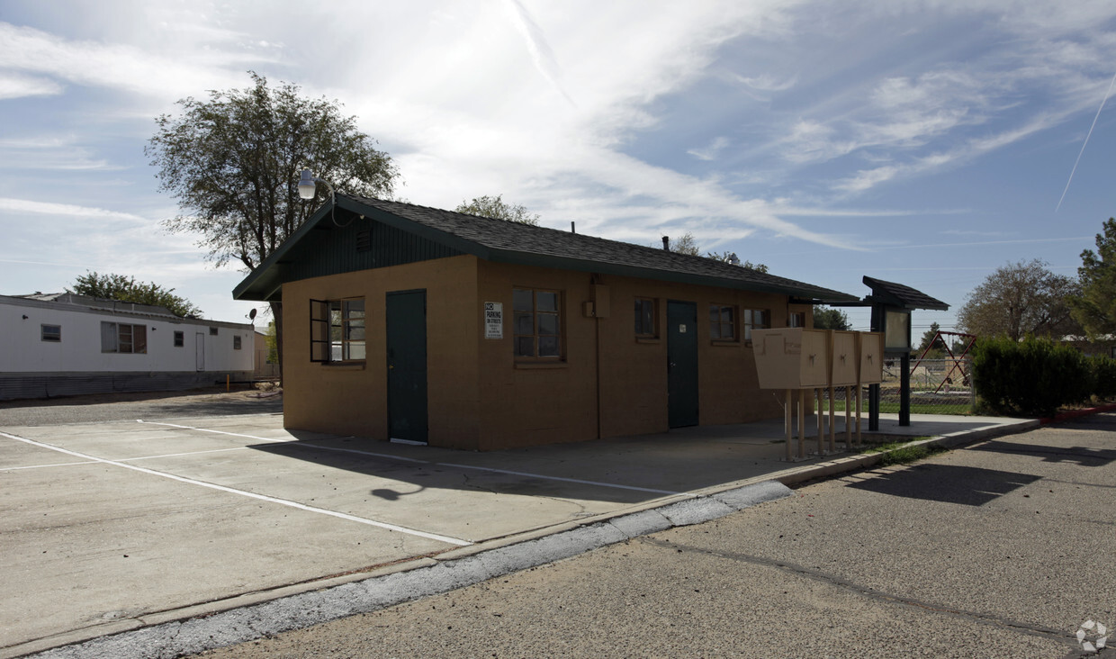 Primary Photo - Adelanto High Desert Homes