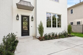 Building Photo - 7203 Tickner St