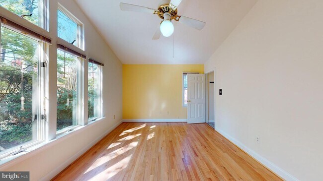 Foto del edificio - 3202 Stephenson Pl NW