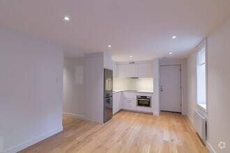 Building Photo - 2045 Rue Lambert Closse