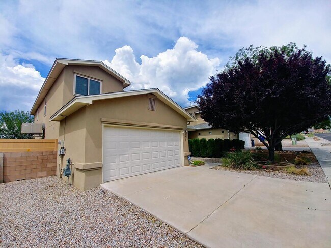 Foto del edificio - 7415 Eagle Crest Ave NE