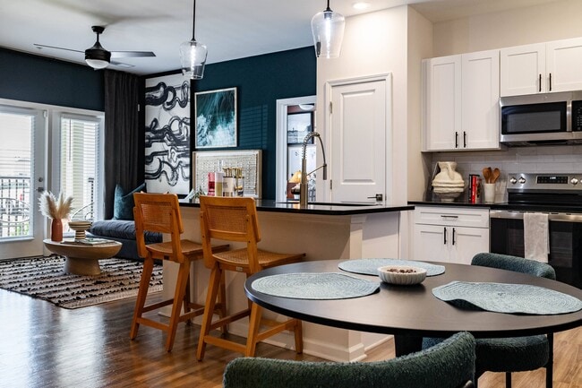 Building Photo - Evolve Waterford