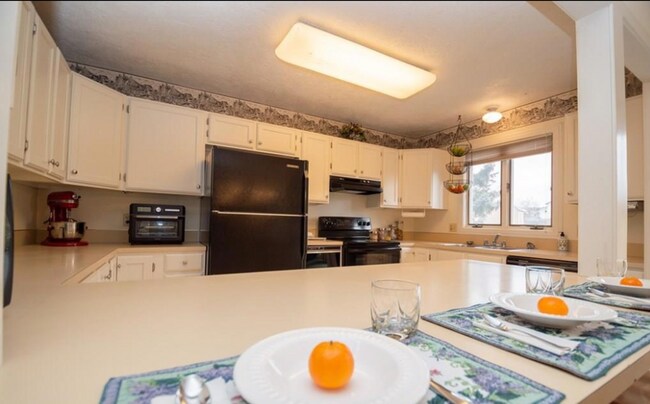 Foto del edificio - 6 BED 3 BATH HOME IN AMMON, IDAHO