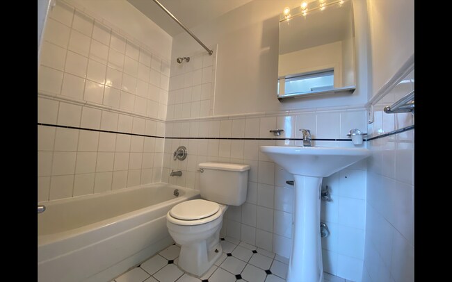 Building Photo - 233 Mott St
