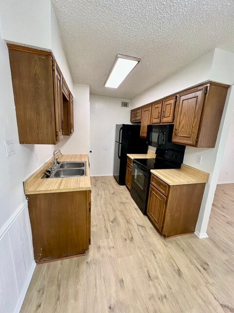 Building Photo - 475 Industrial Dr W
