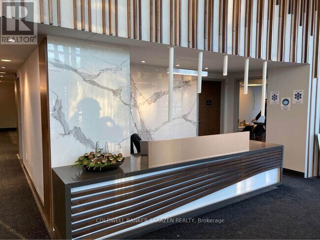 Photo du bâtiment - 805 Carling Ave