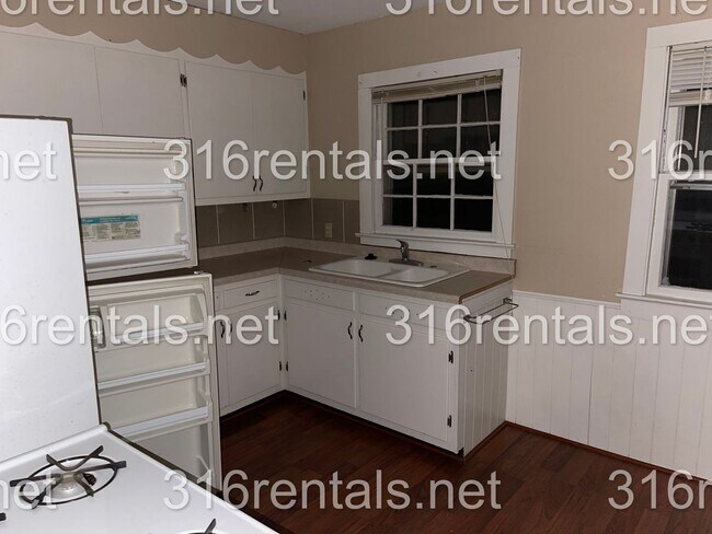 Foto del edificio - $650 - 1 bed 1 bath - Duplex