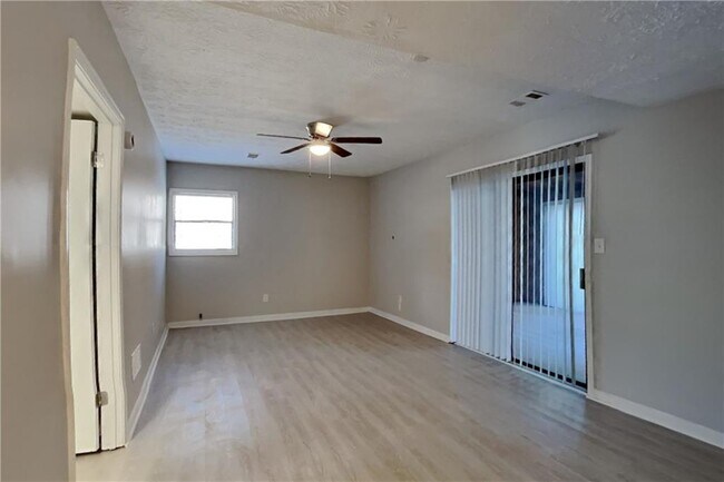 Building Photo - 3263 Holly Mill Run