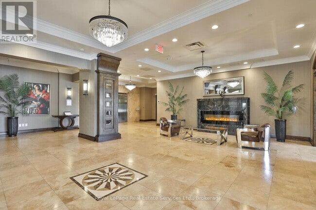 Building Photo - 205 Lakeshore Rd W