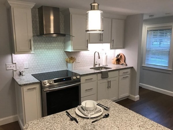 Foto del edificio - 685 Pond St